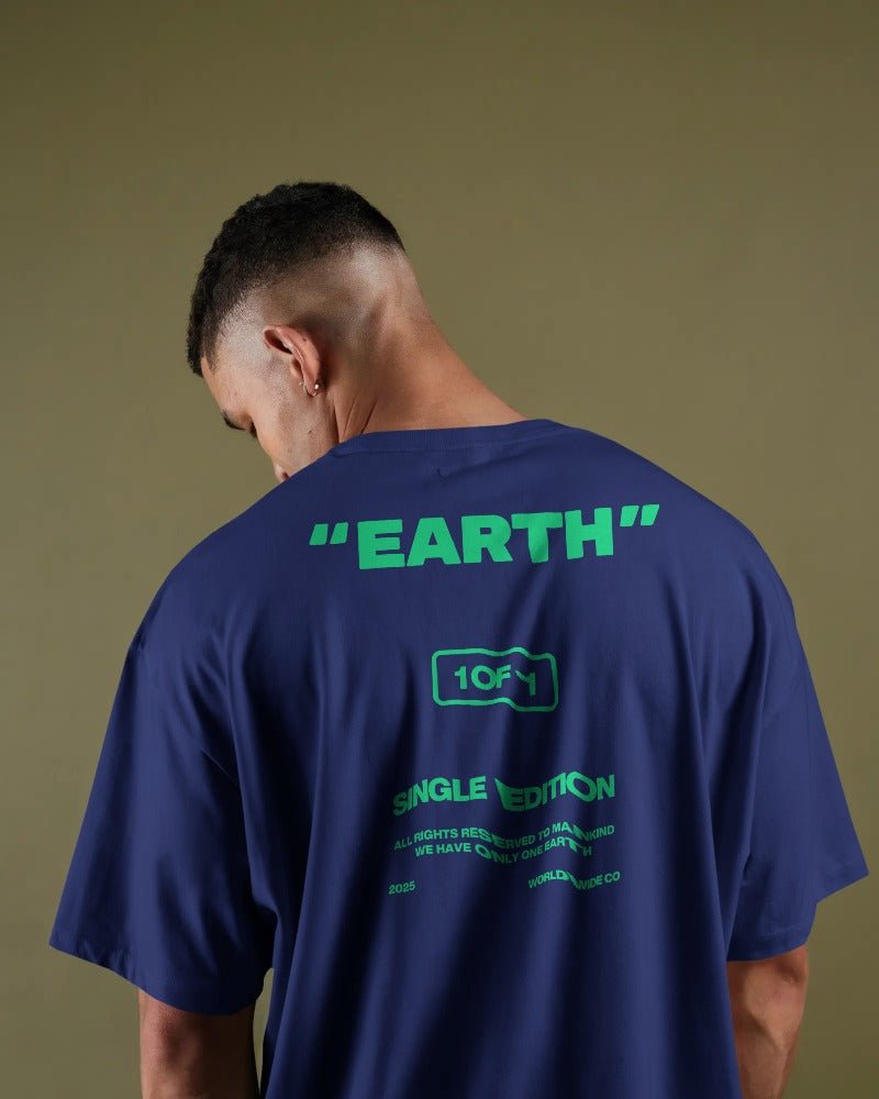 EARTH OVERSIZED T-SHIRT